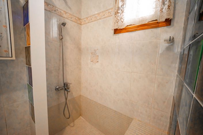 Image No.45-2 Bed Bungalow for sale