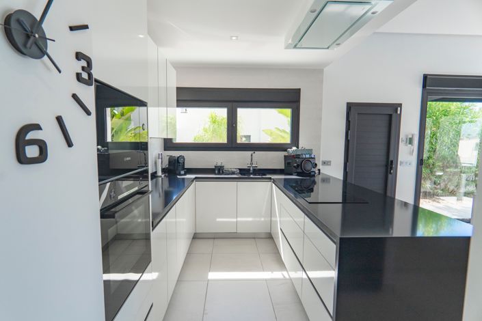 Image No.11-4 Bed Villa for sale