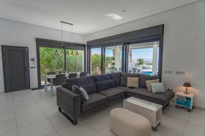 o1j4udktci1gbl13km1oqn6731jr4d