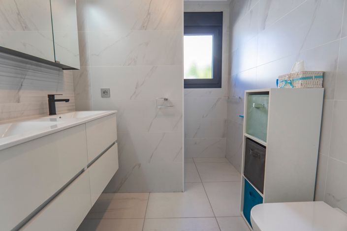 Image No.42-4 Bed Villa for sale