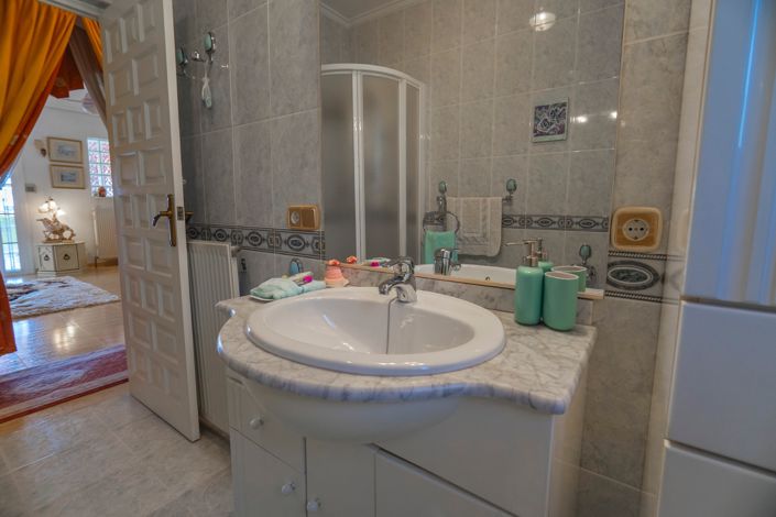 Image No.54-4 Bed Villa for sale