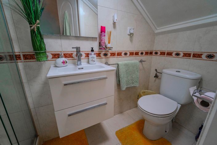 Image No.28-2 Bed Townhouse for sale