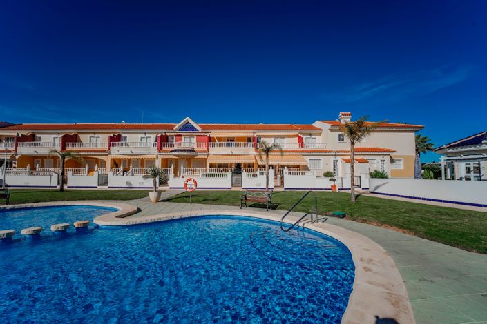 Image No.36-2 Bed Townhouse for sale