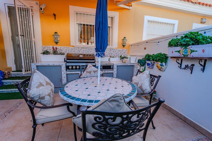 Image No.43-2 Bed Townhouse for sale