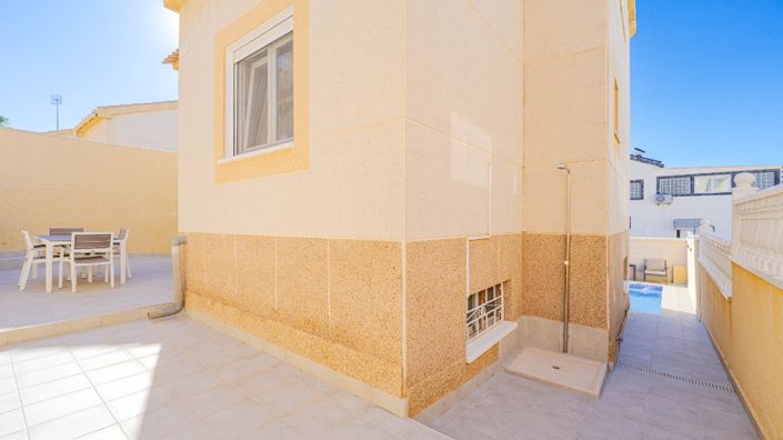 Image No.45-2 Bed Villa for sale