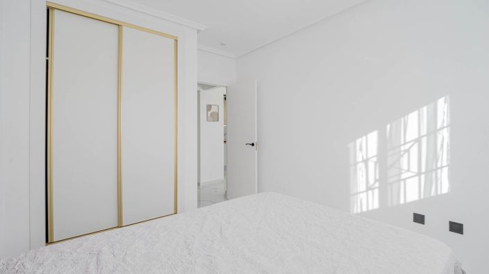 Image No.21-1 Bed Apartment for sale