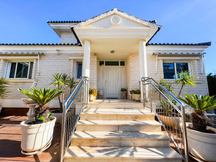 Image No.10-5 Bed Villa for sale