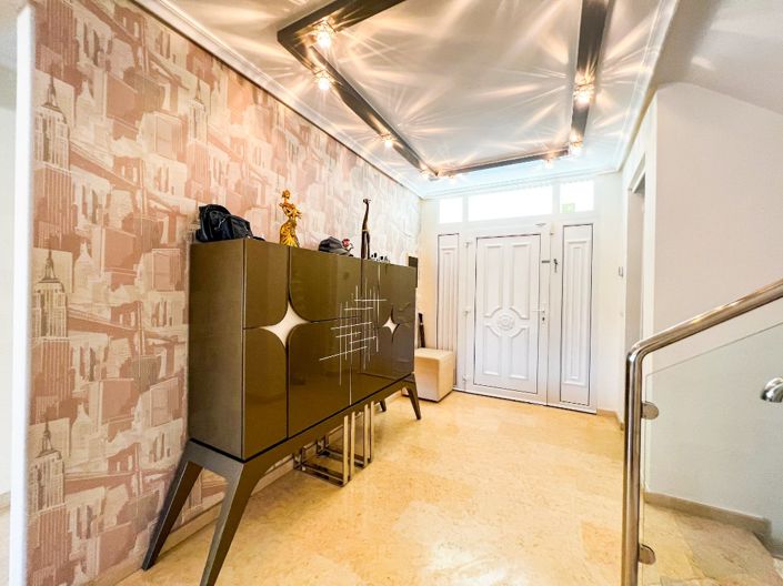 Image No.11-5 Bed Villa for sale