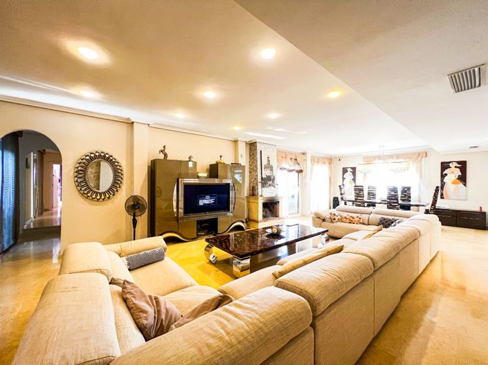 Image No.12-5 Bed Villa for sale