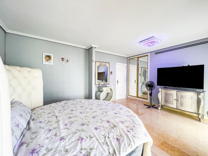 Image No.15-5 Bed Villa for sale