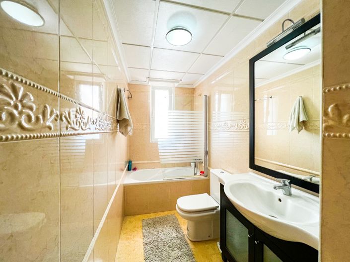 Image No.16-5 Bed Villa for sale