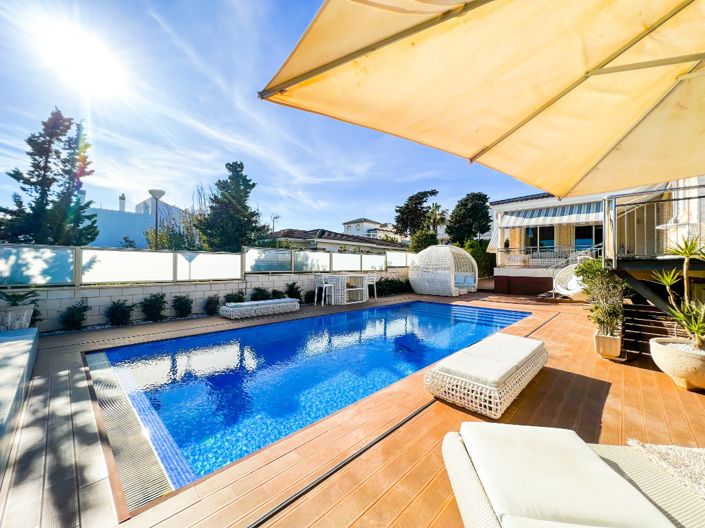 Image No.6-5 Bed Villa for sale