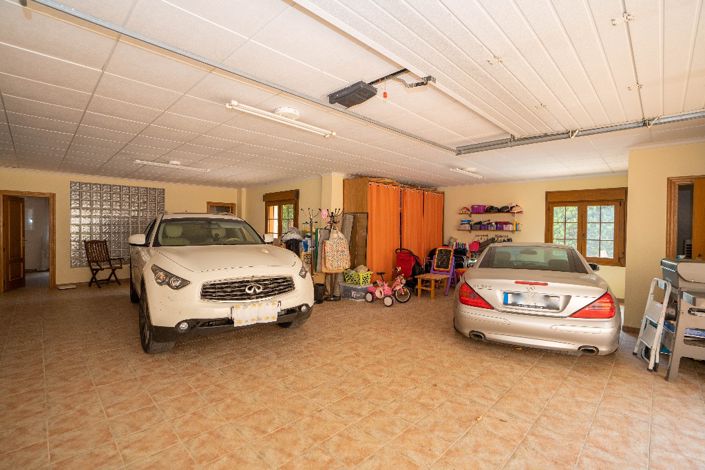 Image No.5-7 Bed Villa for sale