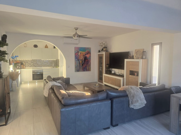 Image No.3-4 Bed Villa for sale