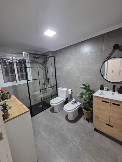 Image No.25-3 Bed Townhouse for sale