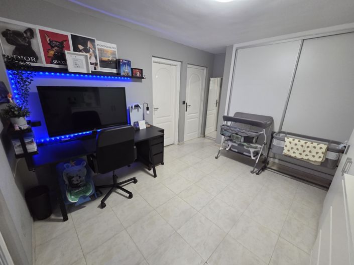 Image No.5-3 Bed Townhouse for sale