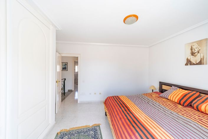 Image No.13-3 Bed Townhouse for sale