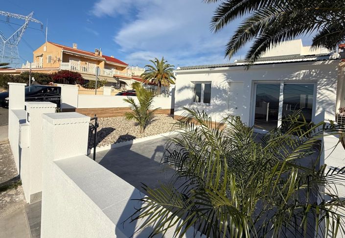 Image No.15-3 Bed House for sale