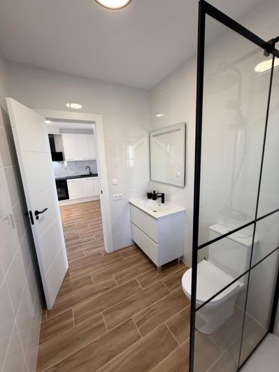 Image No.8-3 Bed House for sale