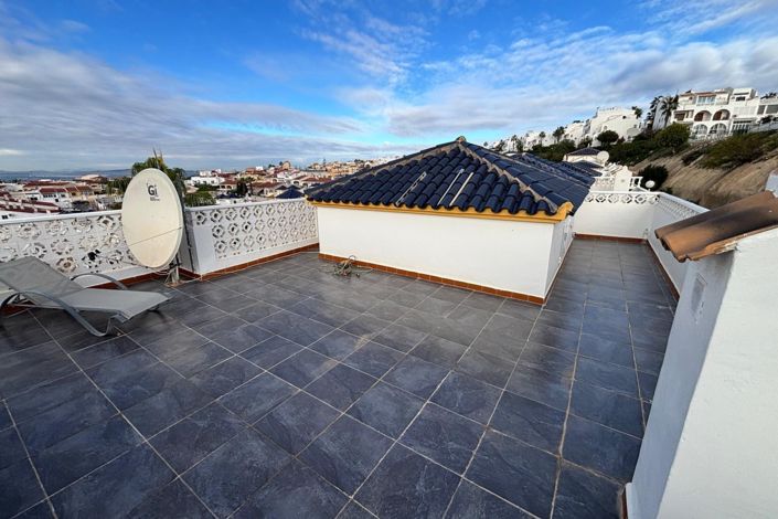 Image No.20-2 Bed Apartment for sale