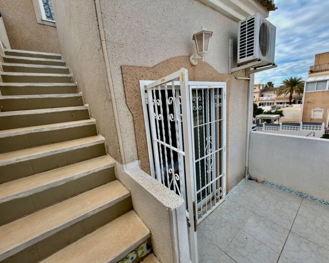 Image No.12-2 Bed Townhouse for sale