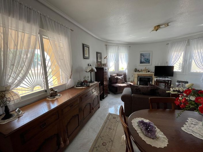 Image No.2-4 Bed Villa for sale