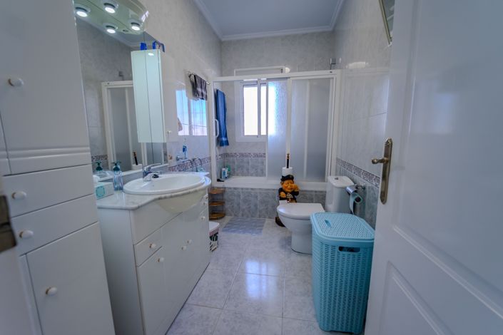 Image No.15-2 Bed House for sale