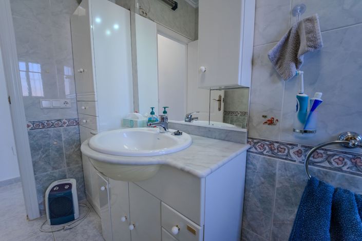 Image No.16-2 Bed House for sale