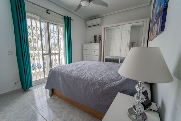 Image No.17-2 Bed House for sale