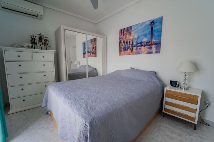 Image No.18-2 Bed House for sale