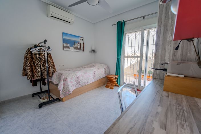 Image No.21-2 Bed House for sale