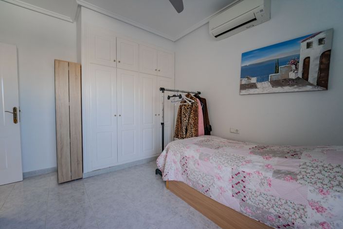 Image No.23-2 Bed House for sale