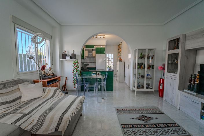 Image No.4-2 Bed House for sale