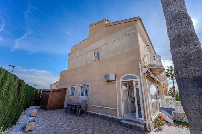 Image No.32-2 Bed House for sale