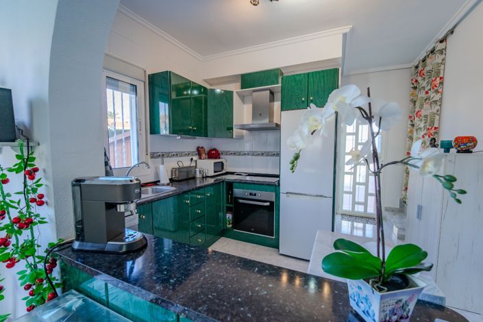 Image No.7-2 Bed House for sale