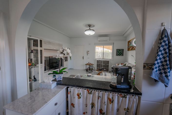 Image No.9-2 Bed House for sale