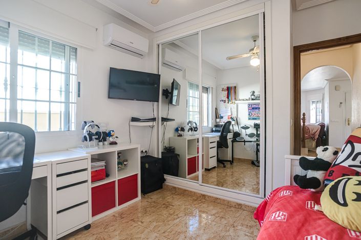 Image No.18-2 Bed Villa for sale