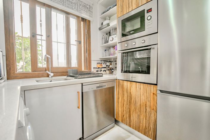 Image No.11-2 Bed Property for sale