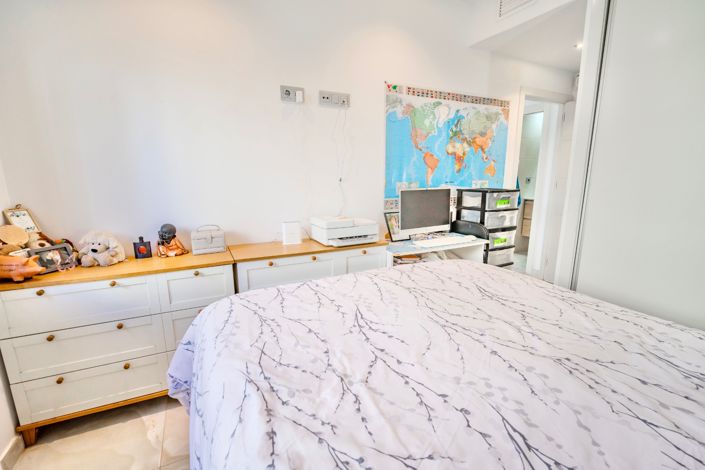 Image No.19-2 Bed Property for sale