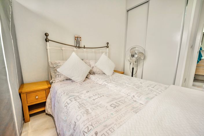 Image No.20-2 Bed Property for sale