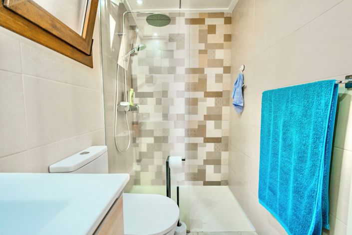 Image No.24-2 Bed Property for sale