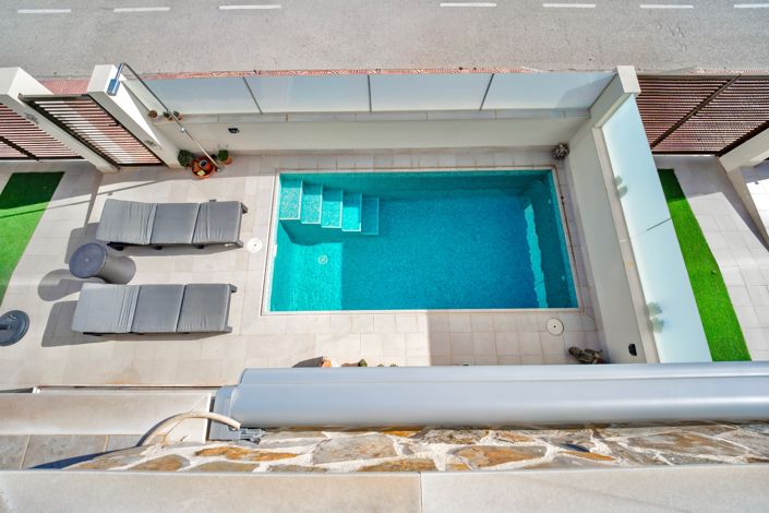 Image No.43-2 Bed Property for sale