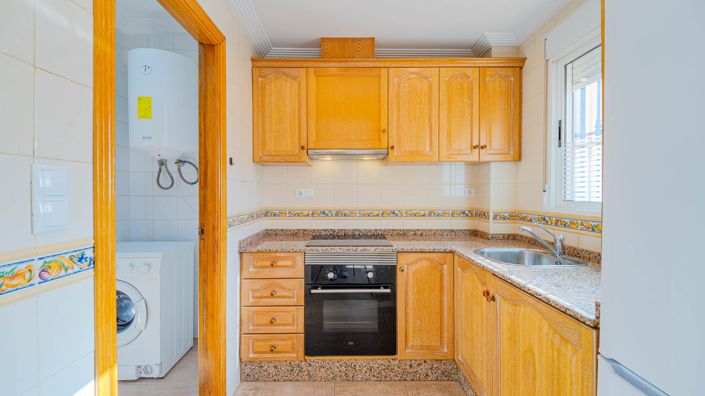 Image No.11-2 Bed Townhouse for sale