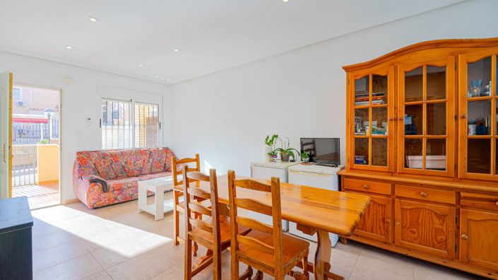 Image No.2-2 Bed Townhouse for sale