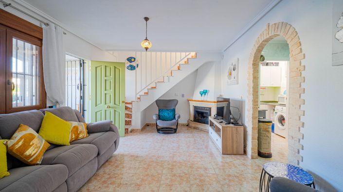 Image No.2-3 Bed House for sale