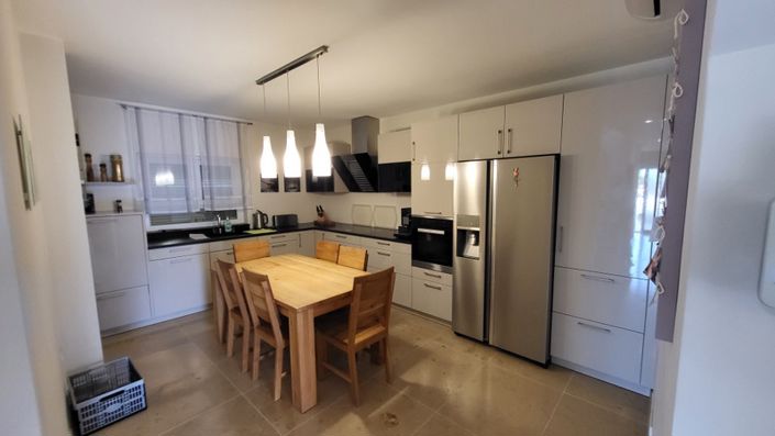 Image No.2-4 Bed Villa for sale