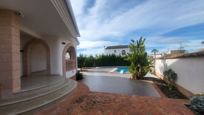 Image No.5-4 Bed Villa for sale