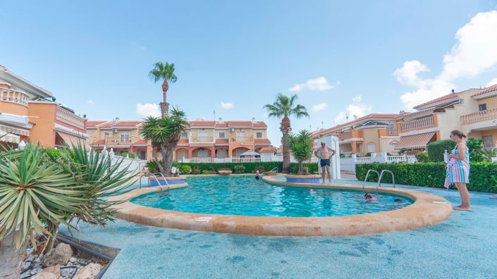 Image No.3-3 Bed House for sale