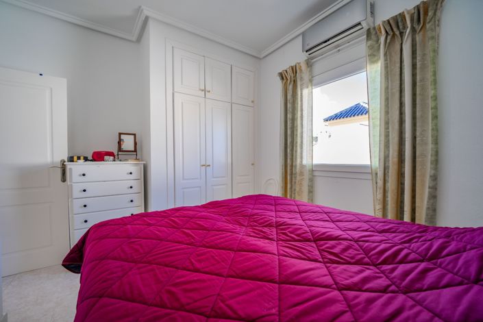 Image No.16-2 Bed House for sale