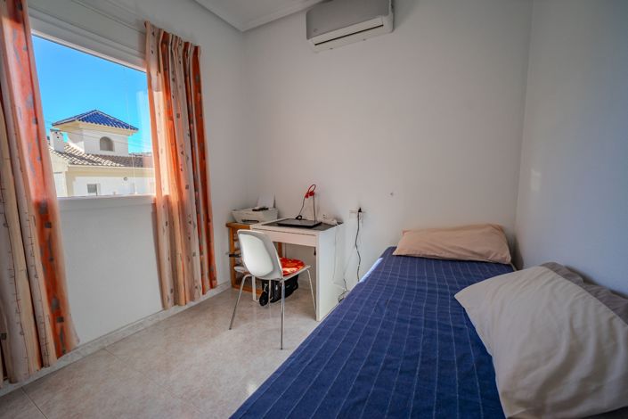 Image No.18-2 Bed House for sale